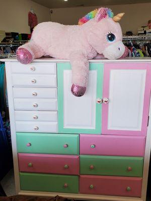 Unicorn dresser and accessories