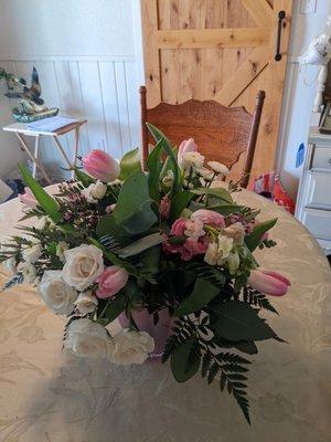 Beautiful pink and white gorgeous arrangement!