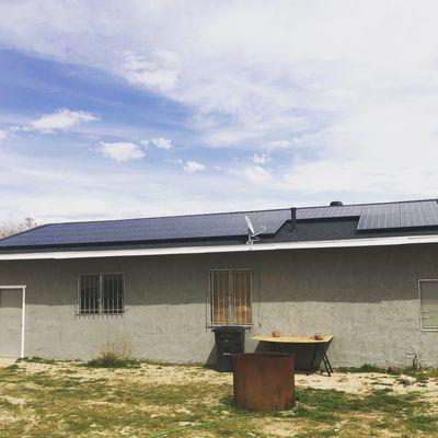 Garage in Ridgecrest, CA great roof for solar