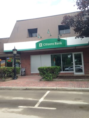 Medfield Citizen's Bank -- 541 Main Street / Route 109, Medfield               Storefront