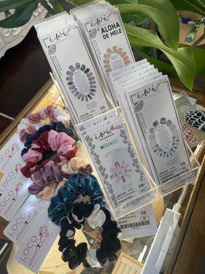 local made in Hawaii press on nails & scrunchies