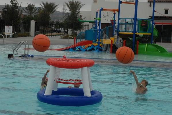 Giant water basketball