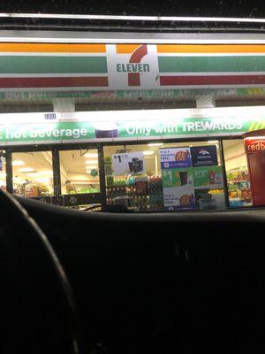 7 Eleven from the front