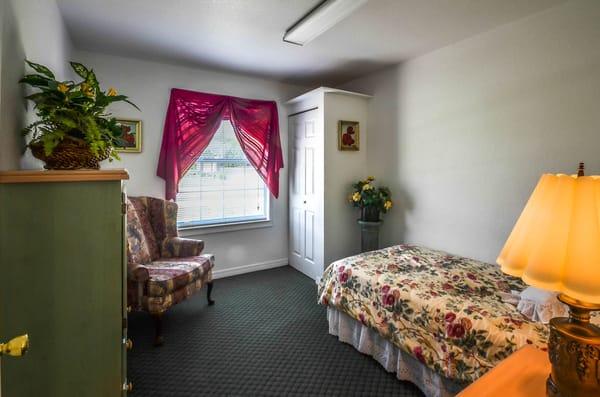 Private rooms at Brookwood Assisted Living Facility in Hudson, FL