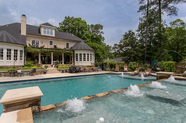 Backyard Oasis Pools