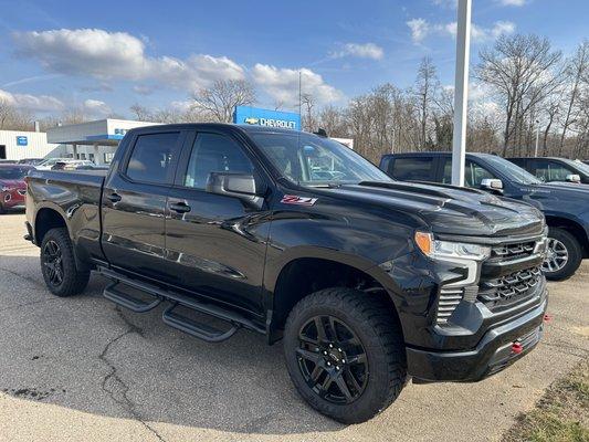 2024 Chevy Silverado Z71