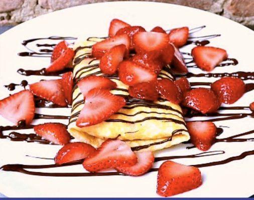 Boston cream and strawberry crepes