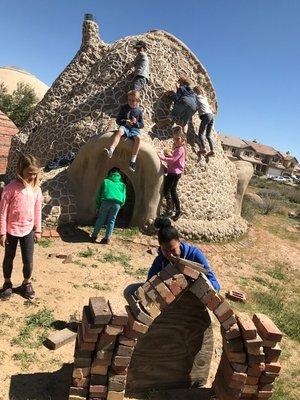 Learning about sustainable housing at the Grade 3 field trip to Cal Earth