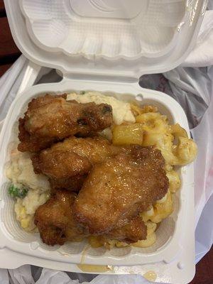 Pineapple chicken wings, macaroni & chees & potatoe salad