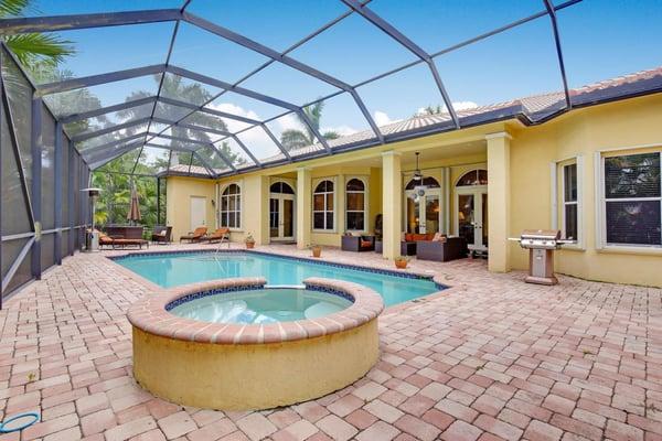 Luxury home for sale in Wellington Fl. This home has 5 bedroom, 3 full bathroom and 3 half baths, total of 4,022 square feet!...