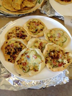 Zucchini Pizza with delish cherry tomatoes that pop in your mouth!!