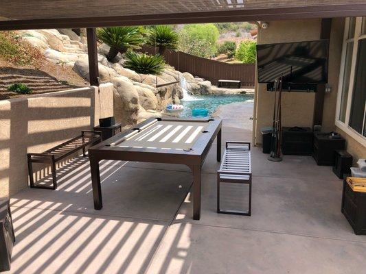 Looking for an outdoor dining table that converts into a pool table? #OutdoorPoolTable #outdoordiningtable #outdoorliving #outdoordesignidea