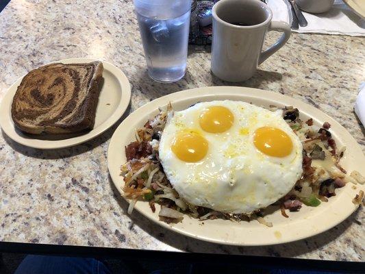 Skillet with rye toast.