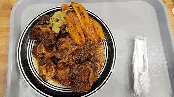 Oxtail rice & Peas with plantains