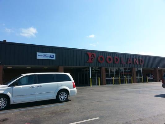 Priceville, AL Foodland store front