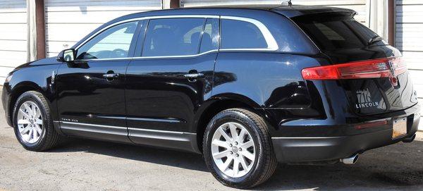 2016 Lincoln MKT Sedan