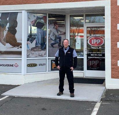 IPP Newington, CT storefront photo with Branch Manager Jeff LaRosa