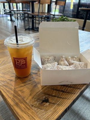 Peach Palmer Tea and six Beignet!