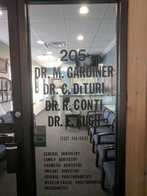 Dr. Gardiner & DiTuri's office front door