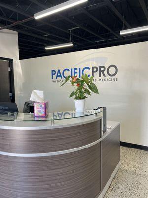 PacificPro Physical Therapy reception area.