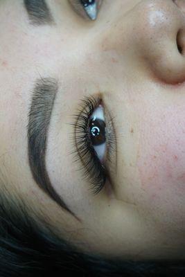 (Classics) individual eyelash extensions.