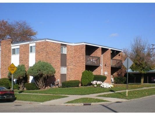 Carriage House Apartments at 902 Burlington Drive
Flint, MI 
48503