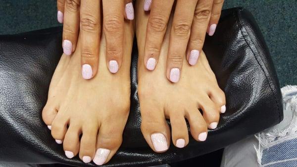 Pretty in pink fingers & toes!!