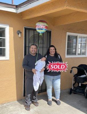 The Laguna Family closing on their first home. Thank you for trusting The Bollin Team!