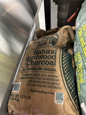 Big Green Egg Hardwood Charcoal