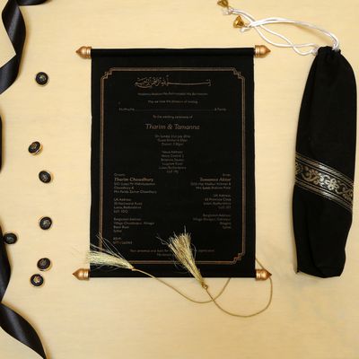 Scroll Wedding Invitations that give a Royal Touch to your Wedding. Card Code: CSC-5004E