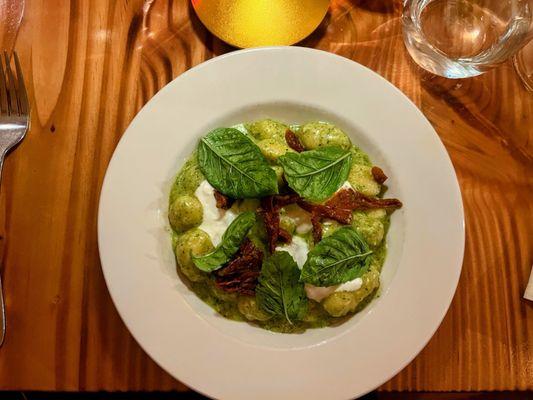 Gnocchi al pesto di Basilico