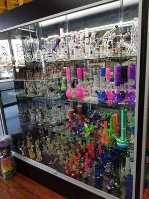 Large selection of water pipes