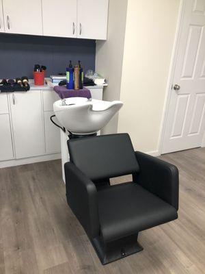 New Sink and Chair!