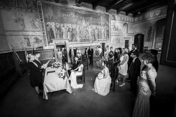 Chris and Lauren . An italian fairy tell wedding. 24th September, 2016. Sala Dante, in San Gimignano , Tuscany. Italy