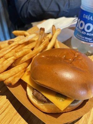 Cheeseburger w Fries