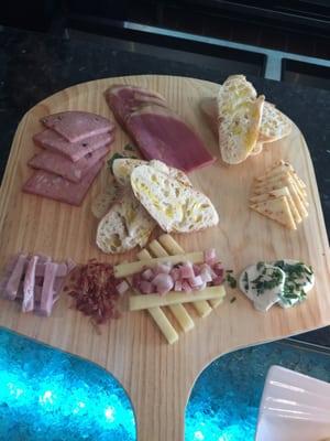 Charcuterie board! Yummy meats and cheeses!! Tasty wine food!!