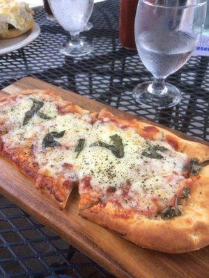 Flat bread pizza