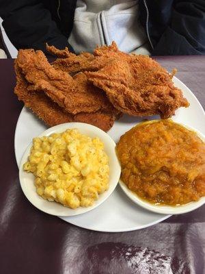 Chicken , sweet potatoes, & Mac !!!