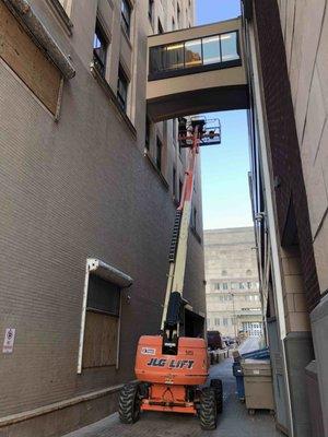 High Rise and lift work window cleaning in downtown kansas city