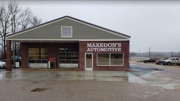 maxedon's Automotive in Selmer, TN