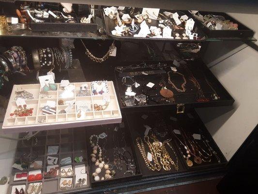 Lots of jewelry