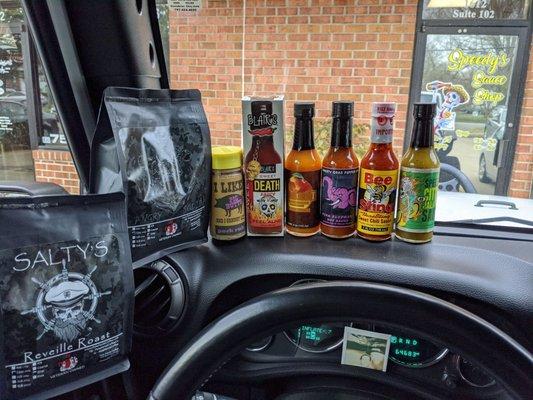 Uh-drippin' that sawwwwwce! Mega score at Speedy's! Rub, coffee, and some of the best sauces!