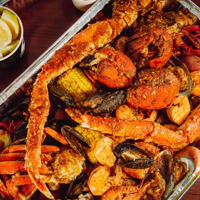 Get your hand dirty - seafood boil