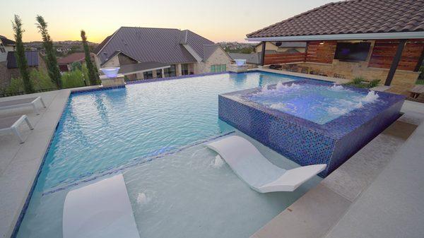 Imagine having this pool for yourself!