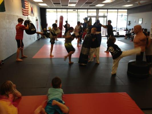 Kids kickboxing !