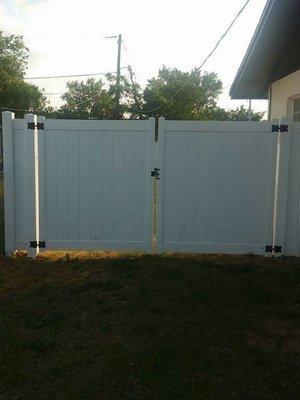 10ft wide double gate to allow cars, trucks, boats and large lawn mowers