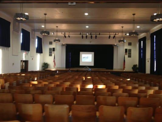 The auditorium has been restored with its original Art Deco chandeliers recreated by Potter Art and Iron Works.