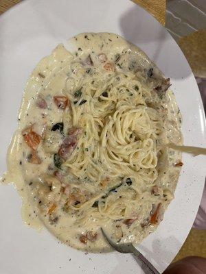 Shrimp and scallop carbonara