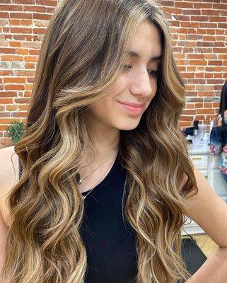 Gorgeous hair color by Lauren funk!