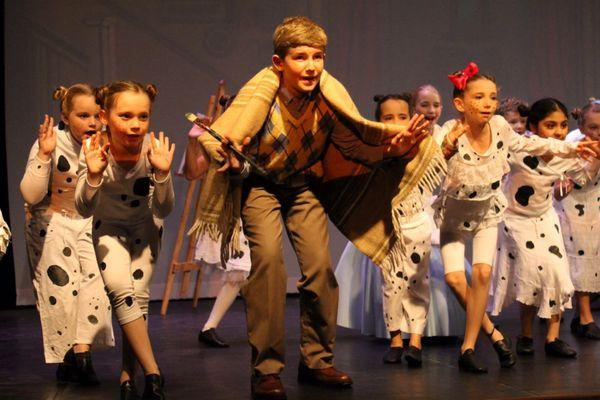 101 Dalmatians KIDS live on stage!